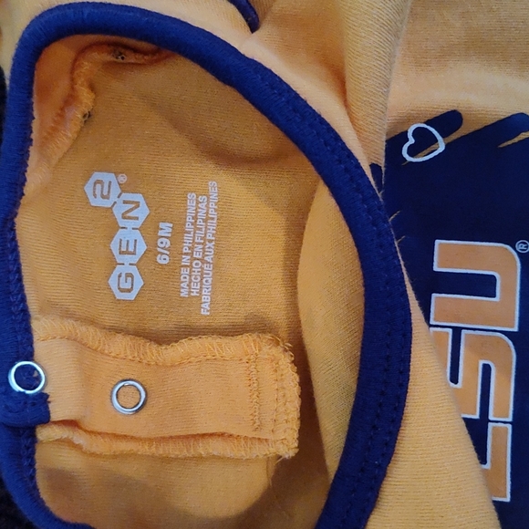 💜💛 LSU Girls Baby Onesie Button Romper Ruffle Sleeved - Picture 2 of 2